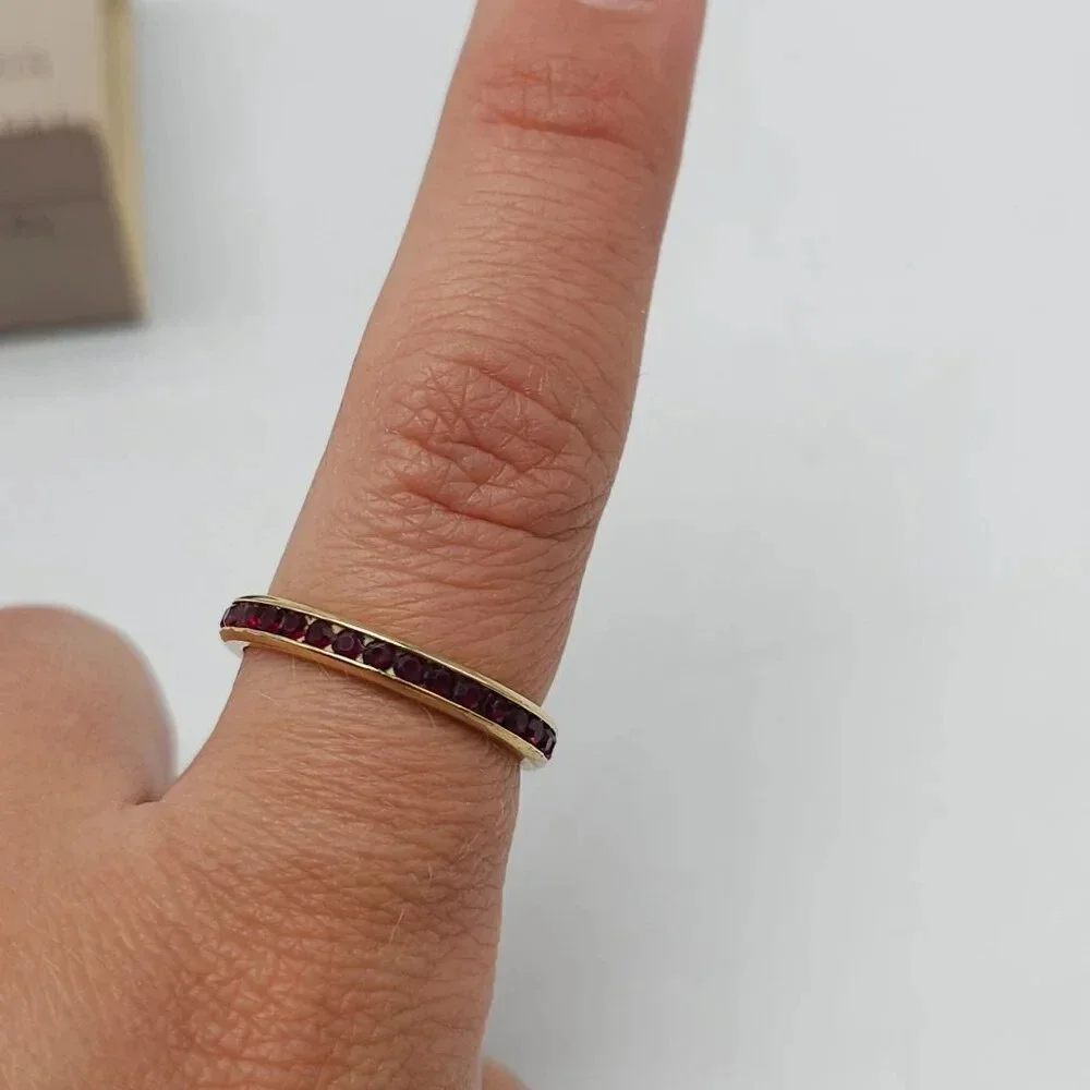 Avon 1984 Timeless Band Ring Gold Tone with Simulated Ruby Size 8